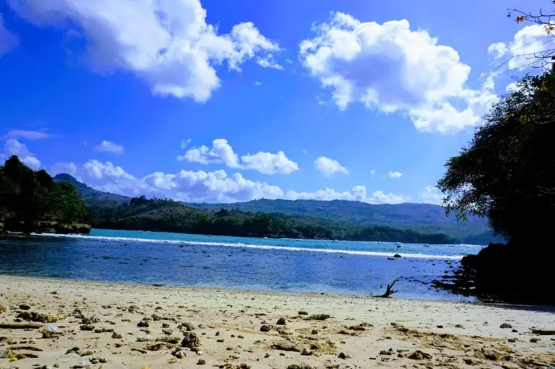 pantai brumbun foto via gmap.