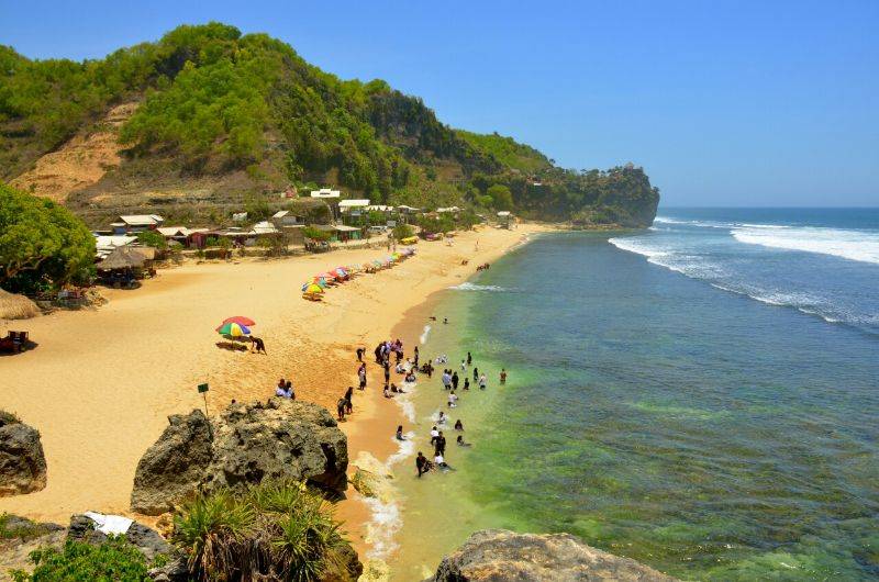 Tebing di Pantai Pok Tunggal via Gmap