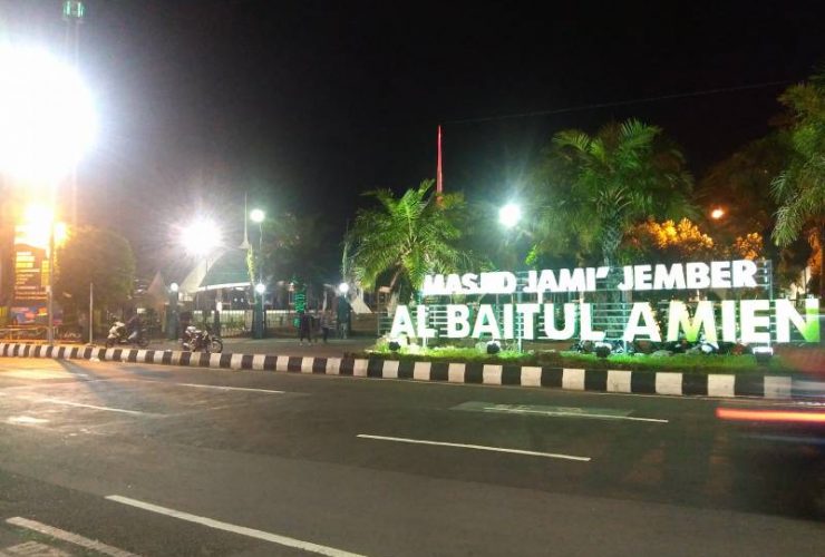 Tempat Wisata di Jember Alun Alun Jember