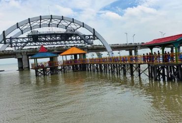Jembatan Pantai Ria Kenjeran by @greencitysuroboyo