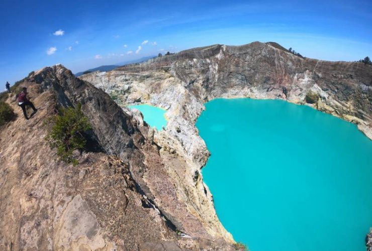 Danau Kelimutu Danau Tiga Warna di Flores