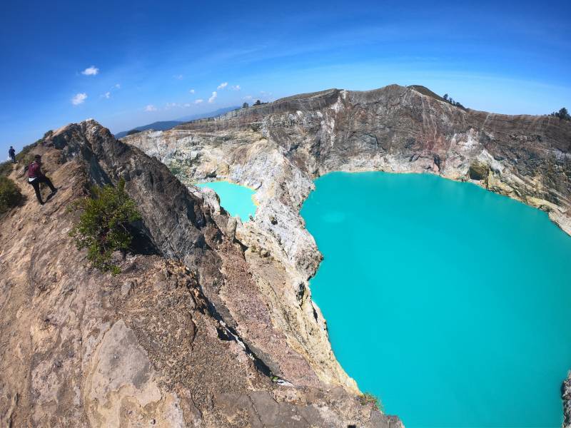 Danau Kelimutu Danau Tiga Warna di Flores