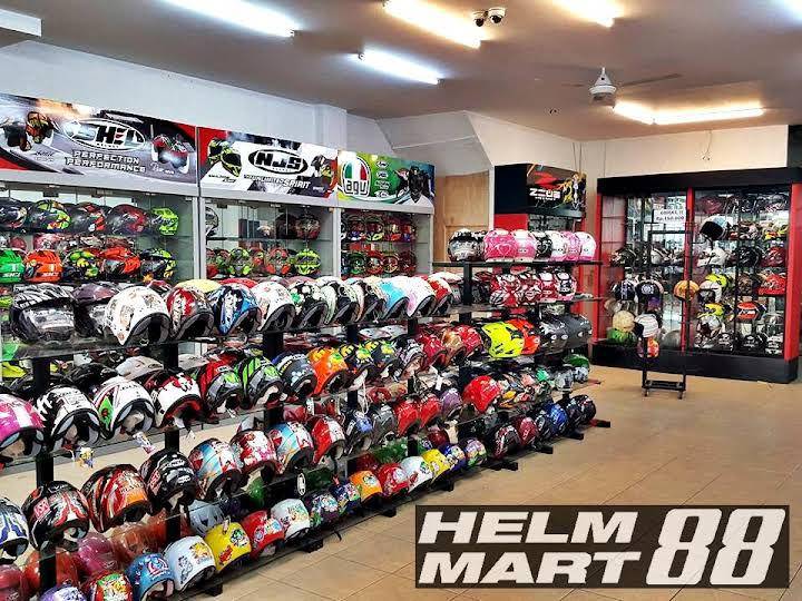 1. Helm Mart 88