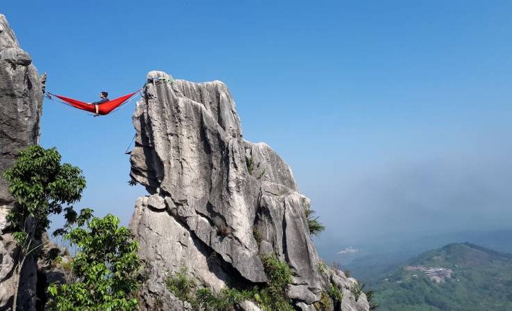 Gunung Masigit Hammock Di Tebing Masigit