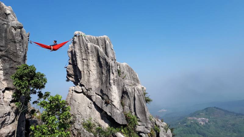 Gunung Masigit Hammock Di Tebing Masigit