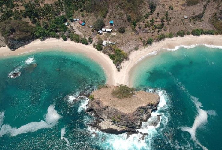 Pantai di Flores Pantai Koka