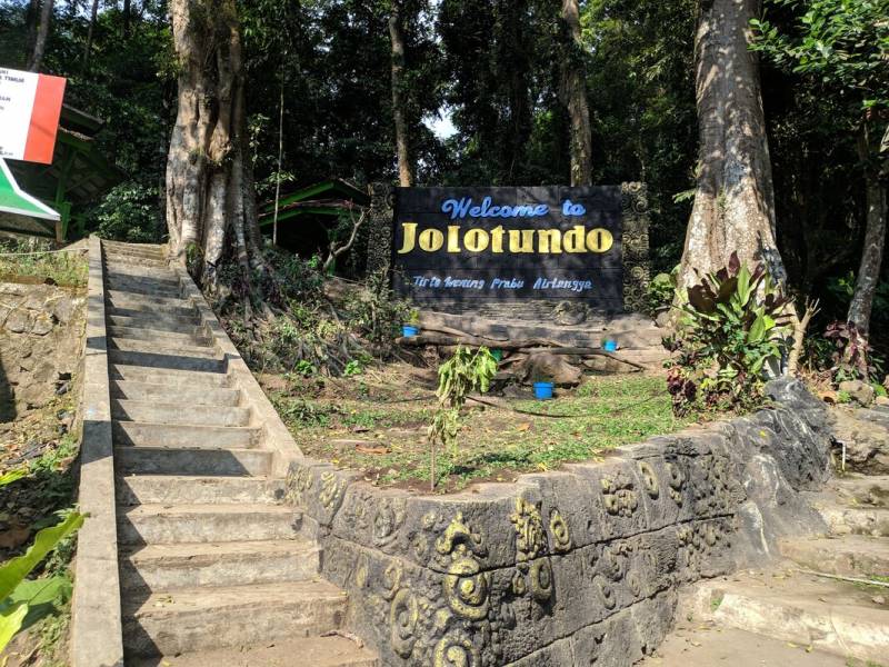 Candi Jolotundo Mojokerto 1