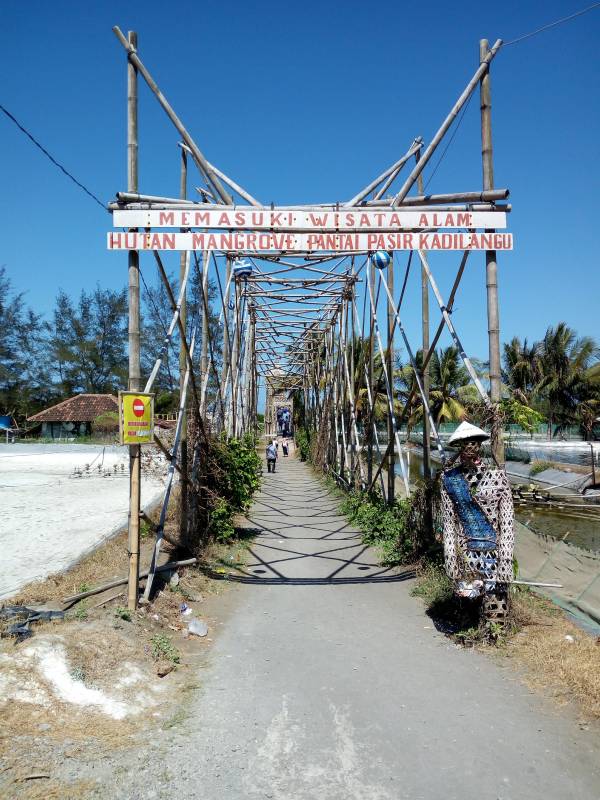 Pantai Pasir Kadilangu