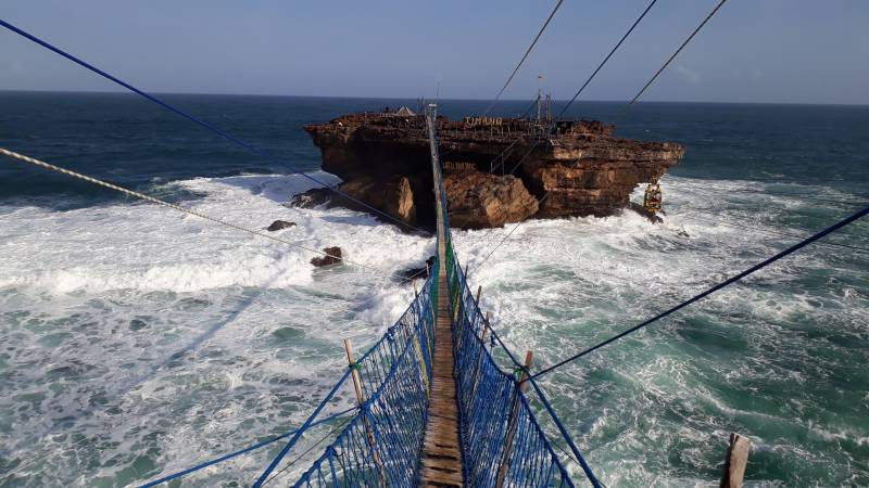 Pantai Timang Jogja