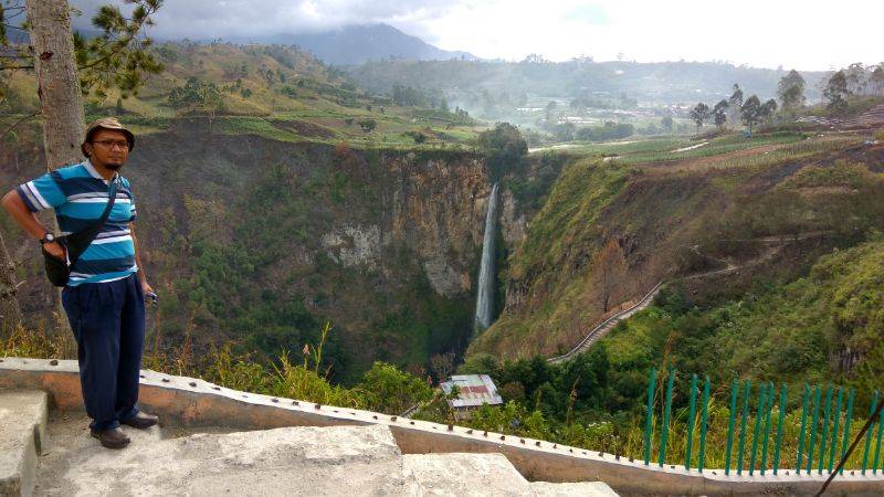 Air Terjun Eksotis Sipiso Piso