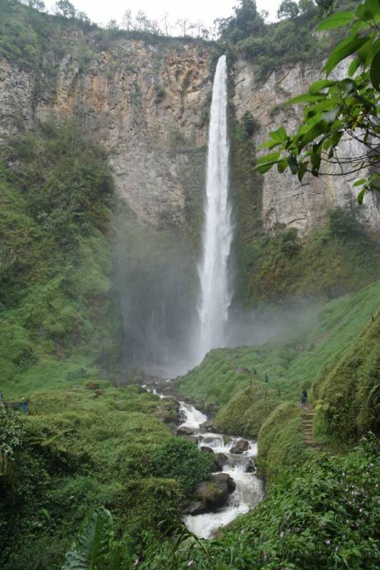 Air Terjun Sipiso Piso