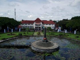 Alun Alun Tugu Malang