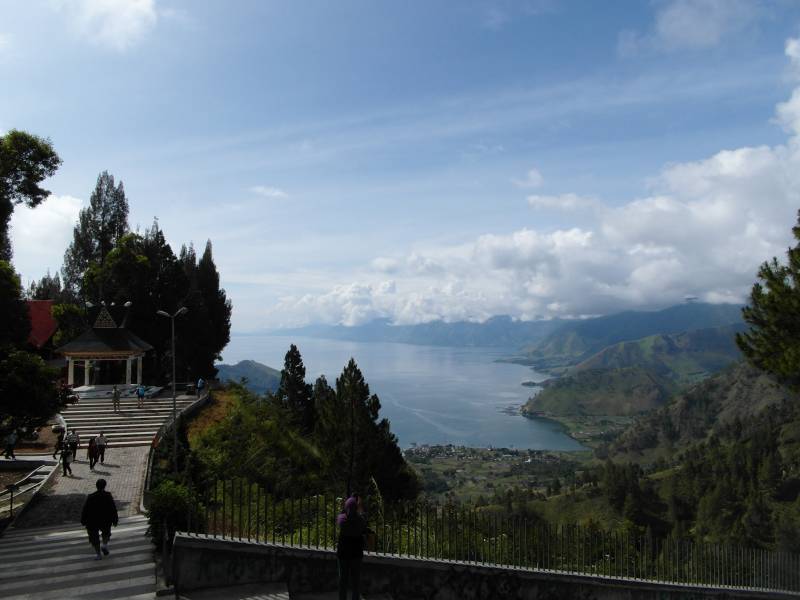 Keindahan Air Terjun Sipiso piso