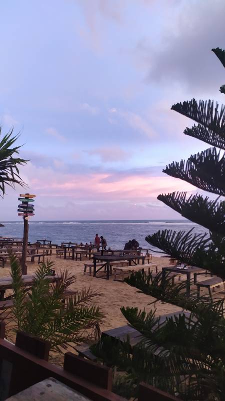 Menikmati Sunset di Pantai Lampuuk