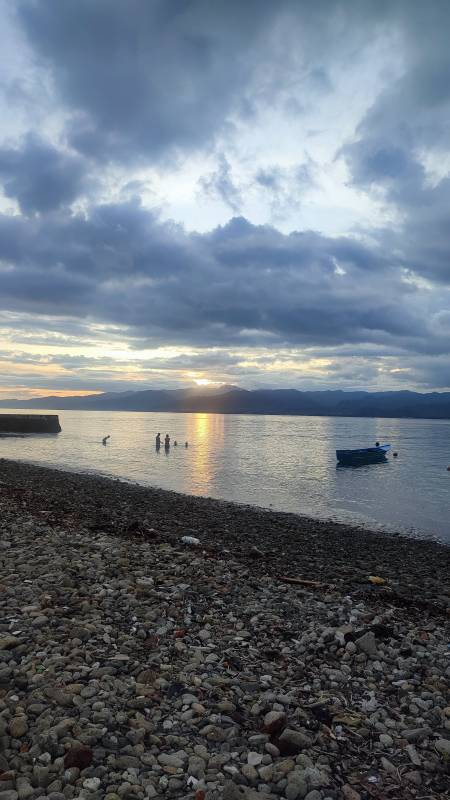 Keindahan Pantai Amahusu