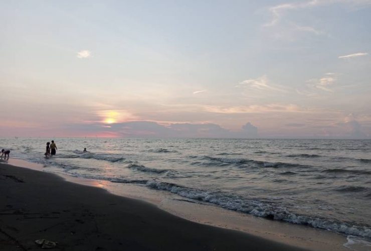 Pantai Karangmalang