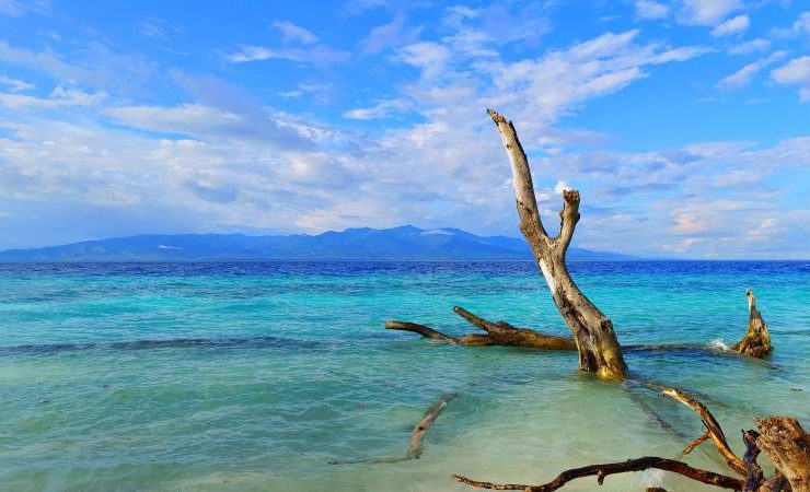 Pantai Liang Maluku