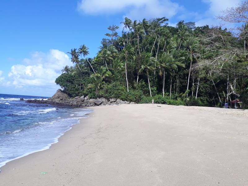 Pasir putih pantai Nanseri