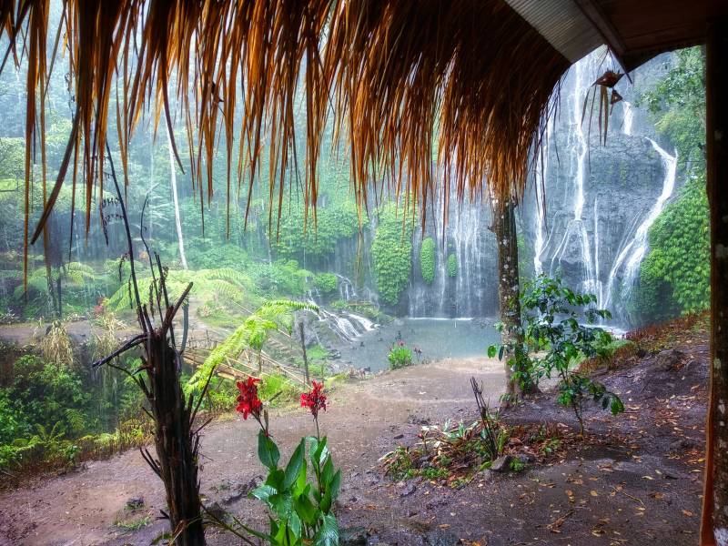 Keindahan Air Terjun Banyumala